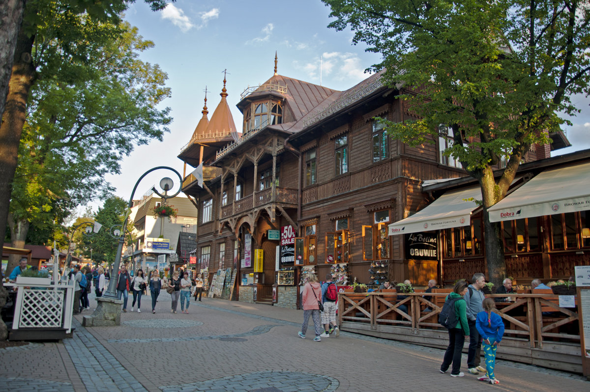 Evening Krupovka street in Zakopane - Roman Ilnytskyi