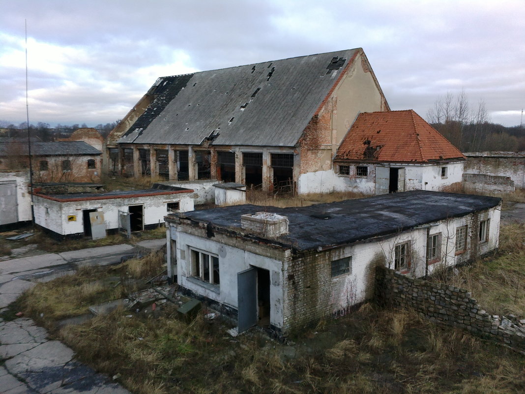 Бывший военный городок - Влад и мир 