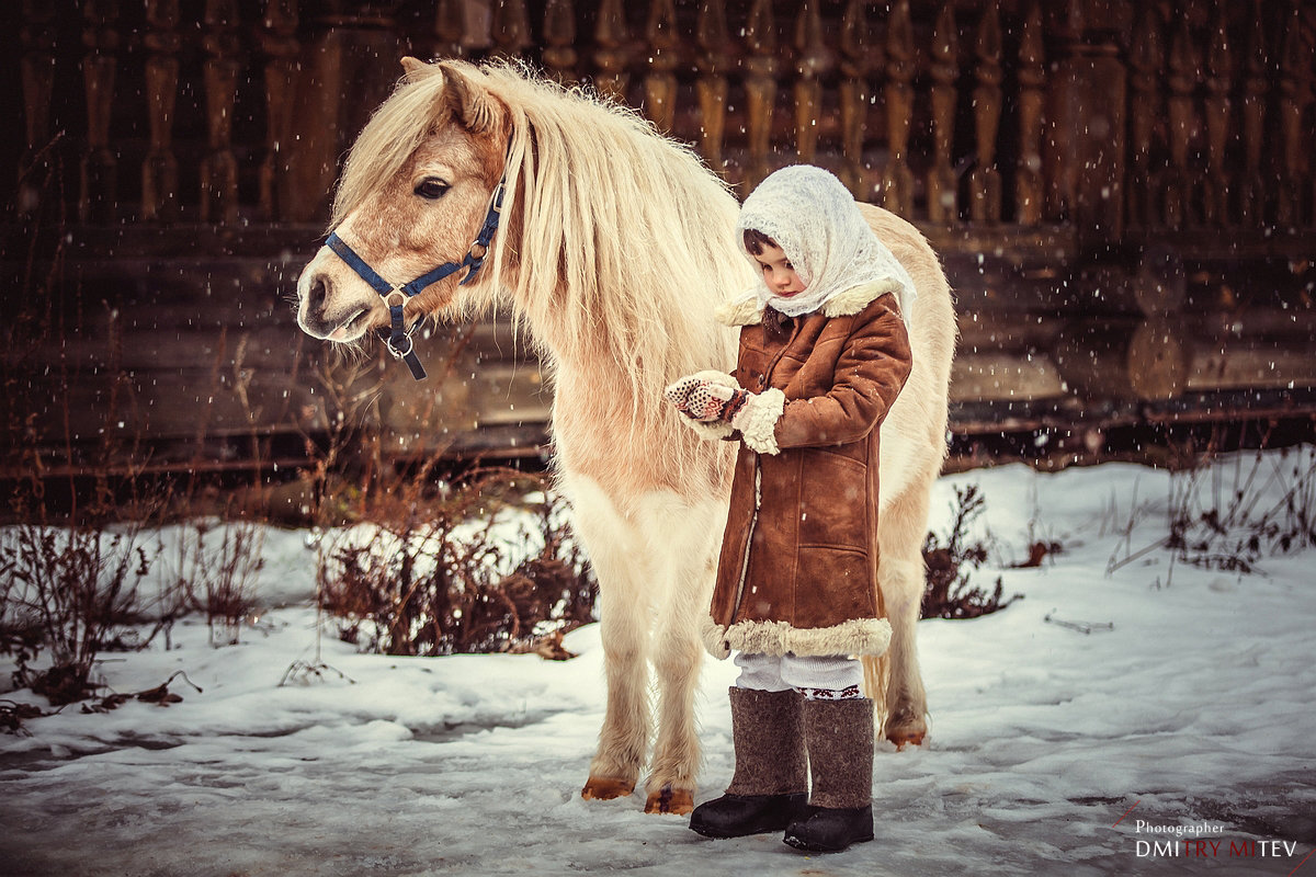 Children in Russian Village - Дмитрий Митев