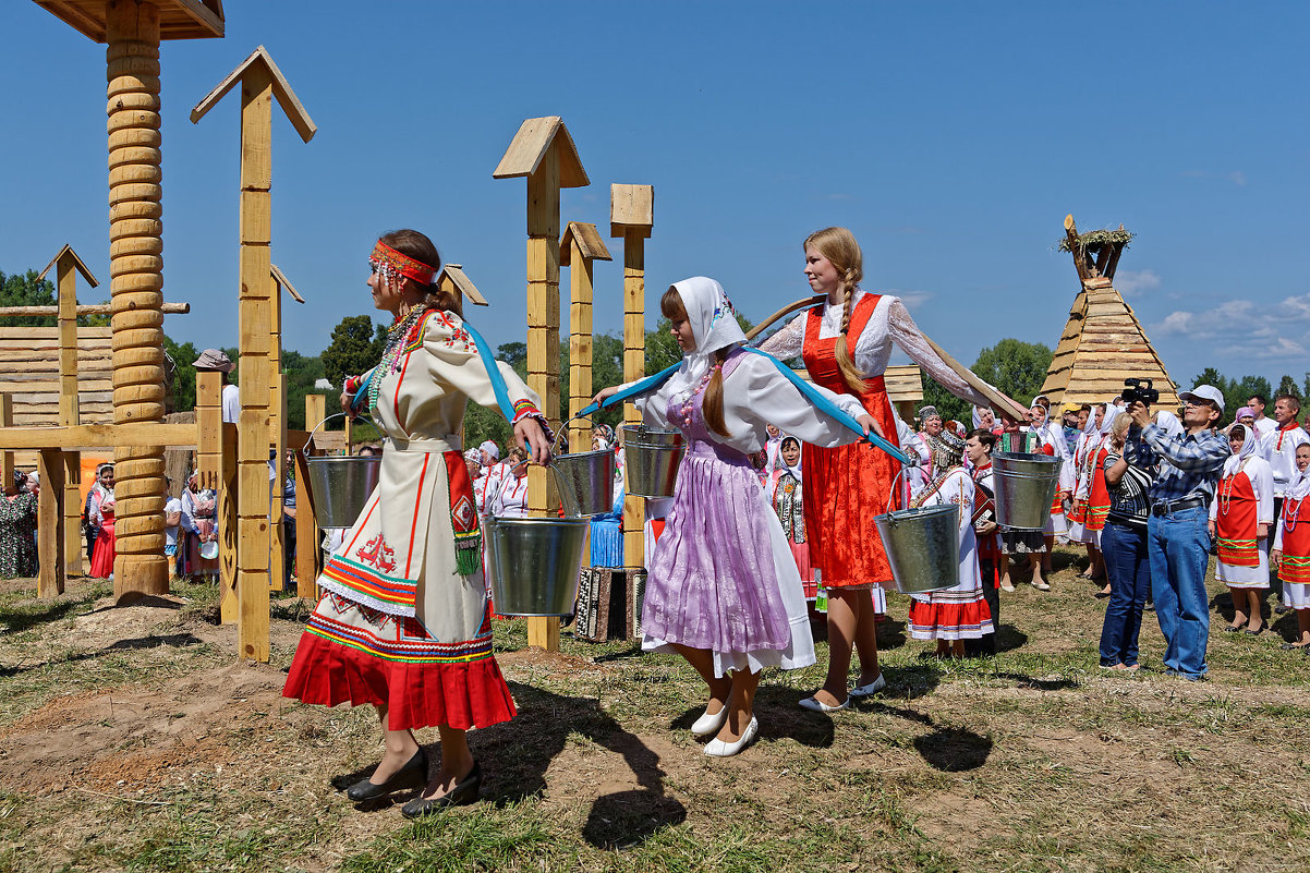 Несе Галя воду, коромысло гнется - Валерий Шибаев