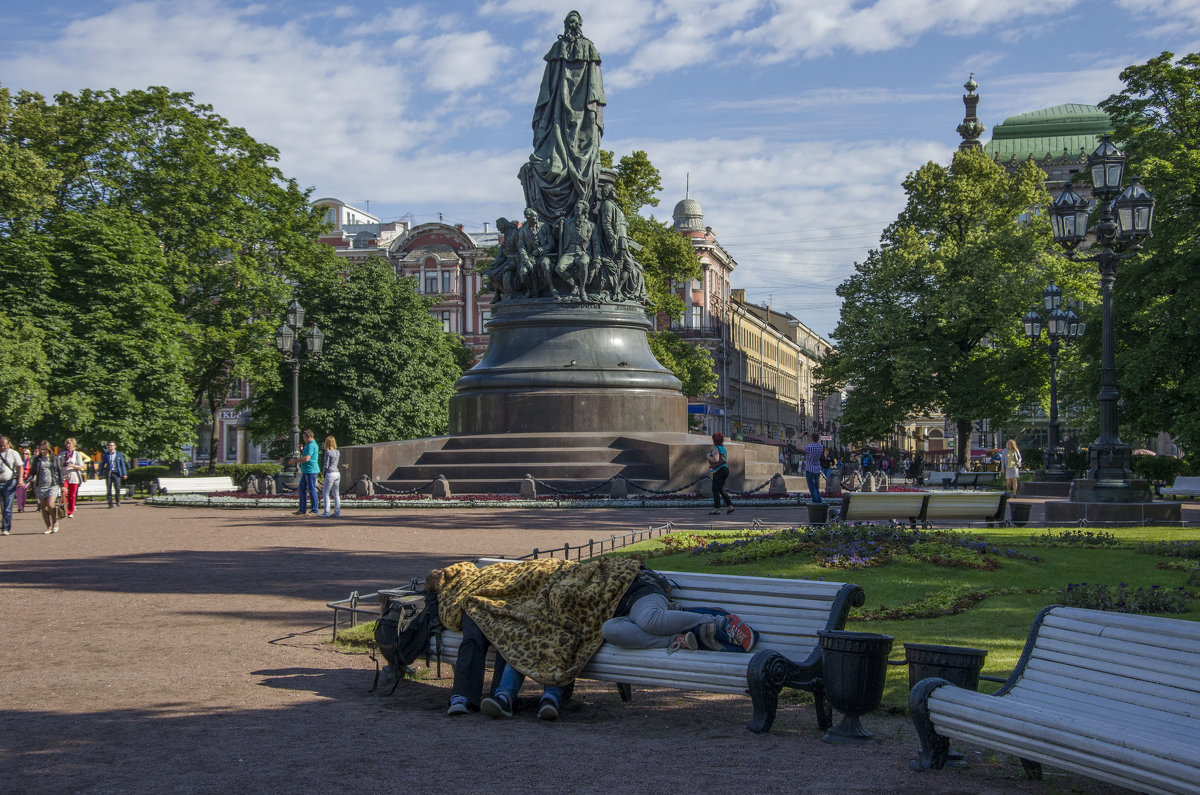 отдыхать в Питере можно по-разному)) - Марта 