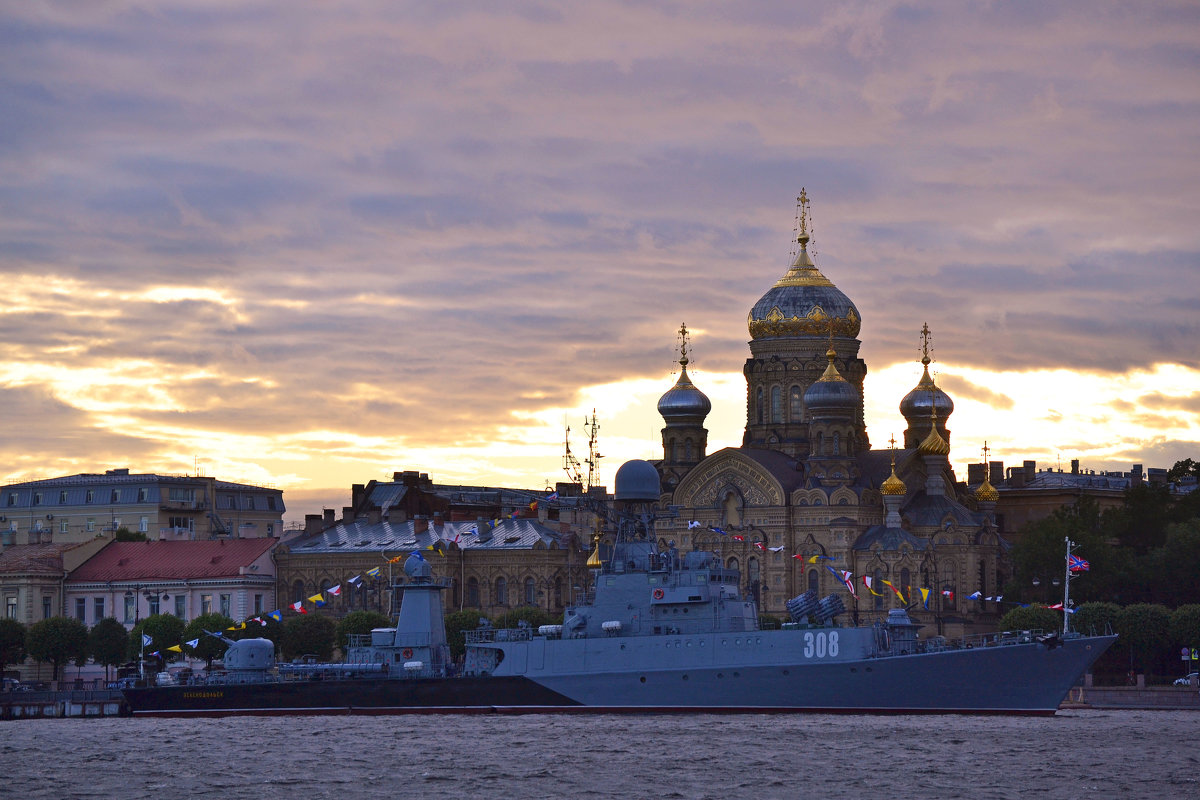 Праздник в городе - Наталья Левина