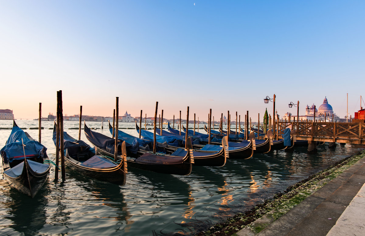 Barche  Gondole  Venezia - Олег 