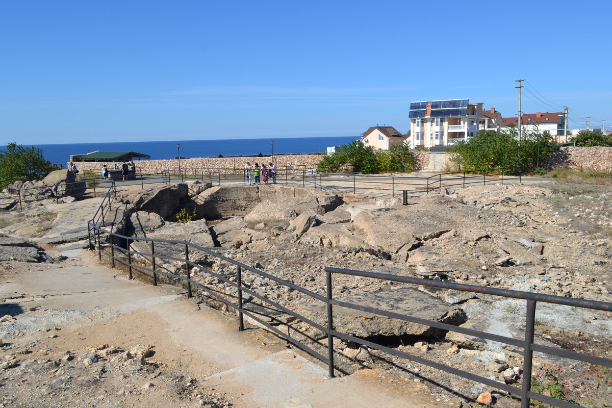 Севастополь-Развалины 35 батареи - Александр Костьянов Севастополь-Развалины 35 батареи - Александр Костьянов