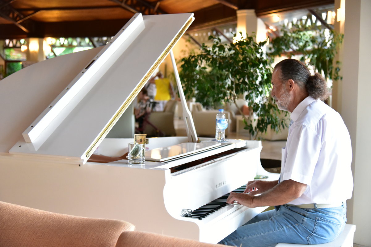 моэстро, музыку - Taigen Rokhman моэстро, музыку - Taigen Rokhman