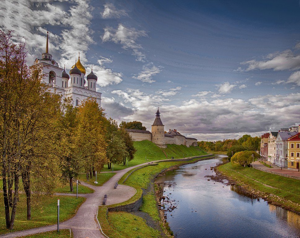 Псков "Золотая набережная" - ник. петрович земцов