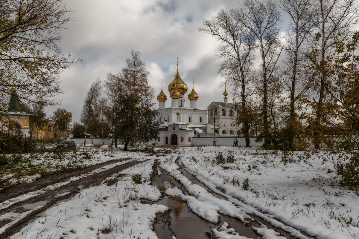 *** - Андрей Костров