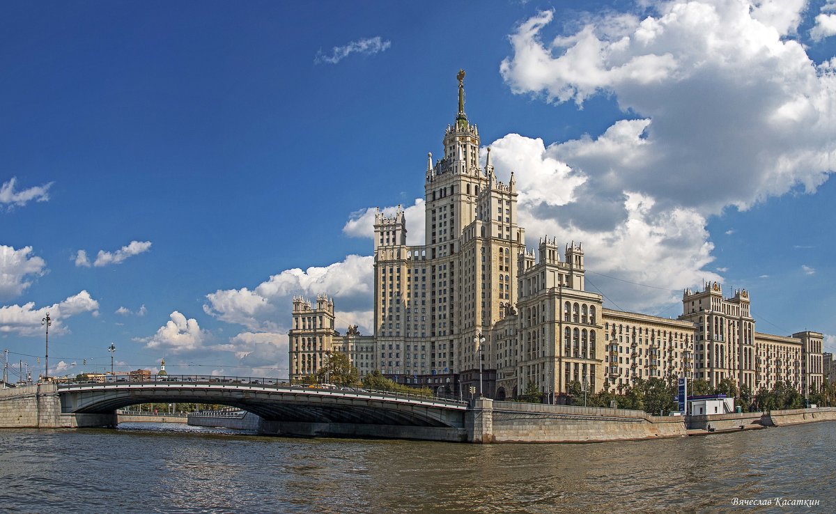 Жилой дом на Котельнической набережной - Вячеслав Касаткин Жилой дом на Котельнической набережной - Вячеслав Касаткин