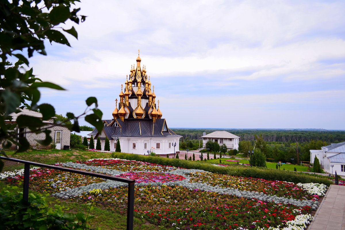 33-х главая церковь. - Aлександр **