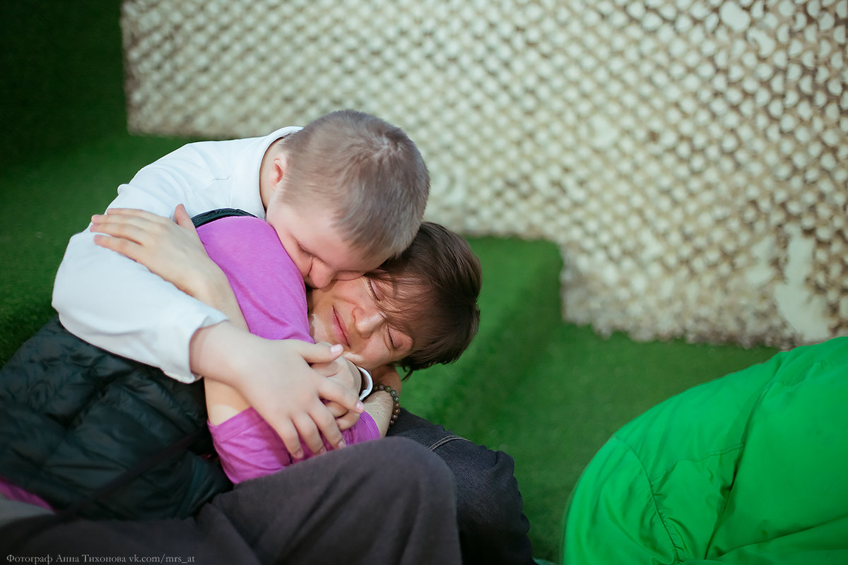 Очень важные объятия - Анна Тихонова Очень важные объятия - Анна Тихонова