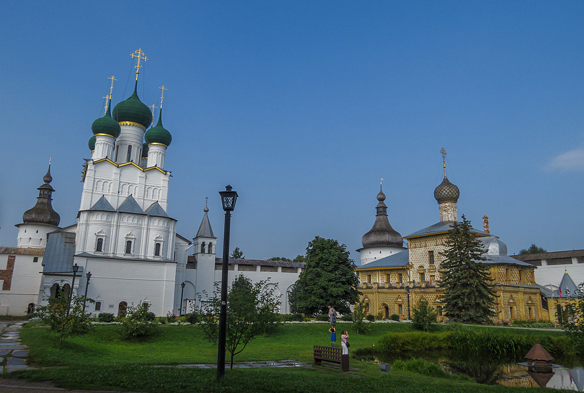 Ростовский кремль,фото на память - Сергей Цветков