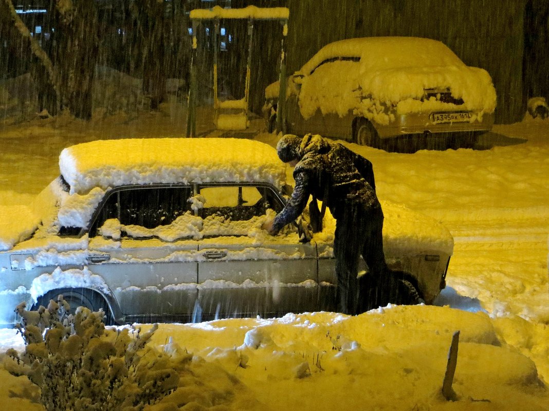 Утром глянула в окно, всё белым-белым бело... - Татьяна Смоляниченко