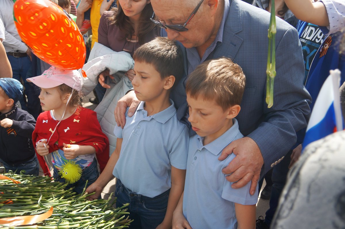 Поклонимся,поклонимся, друзья - Наталья Тимофеева