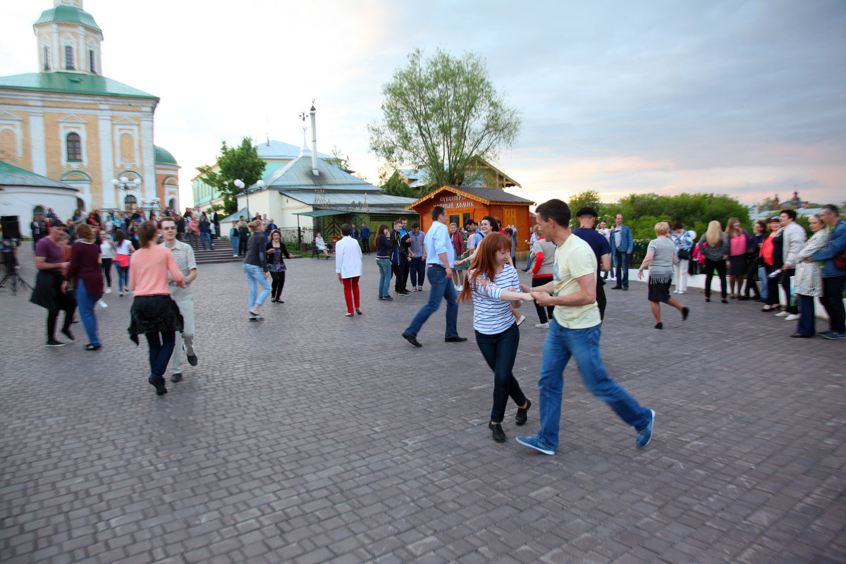 Танцы в городе - Вадим Пакулин