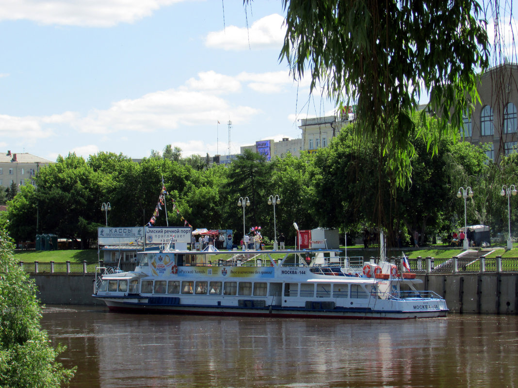 У причала - раиса Орловская