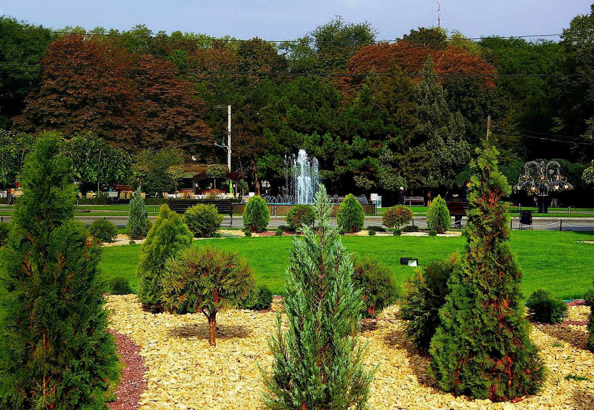 прогулка осенним парком - Александр Корчемный