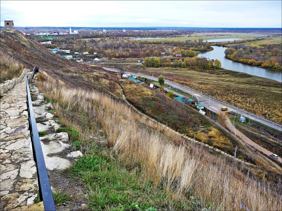 Серпантин ступенек на Городище. - Надежда 