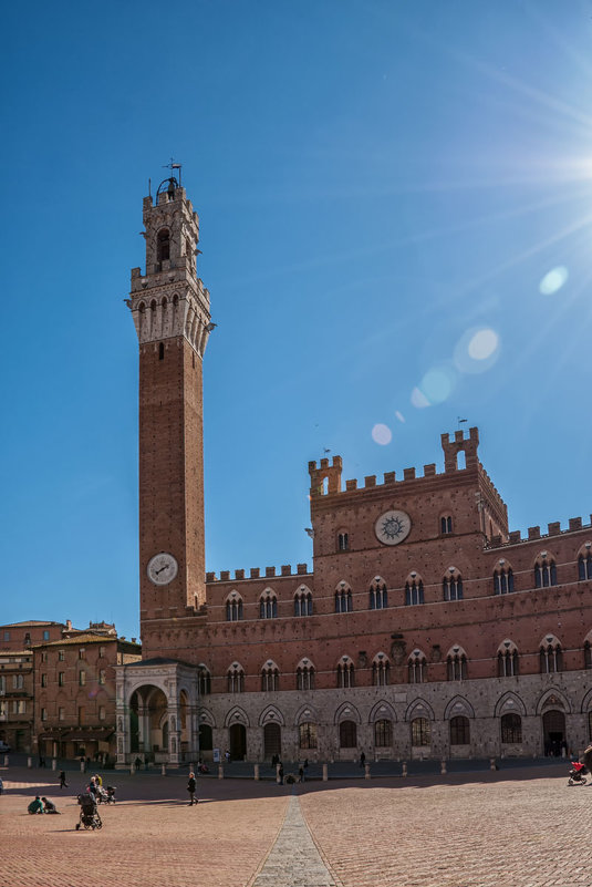 Сиена. Piazza del Campo. Дворец Коммуны (Palazzo Pubblico) - Надежда Лаптева