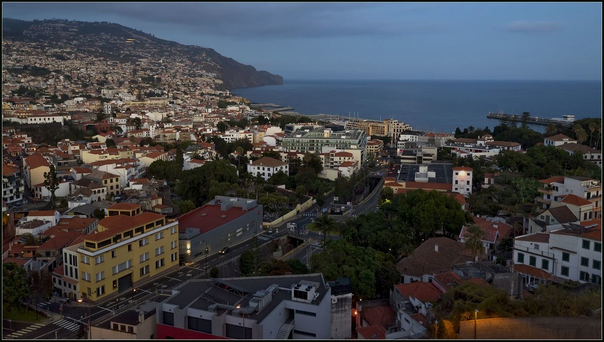 Madeira, Ночной Фуншал. - Jossif Braschinsky