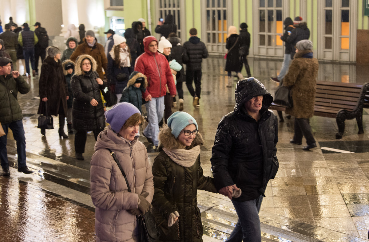 Рождественские дни на Никольской улице. - Владимир Безбородов