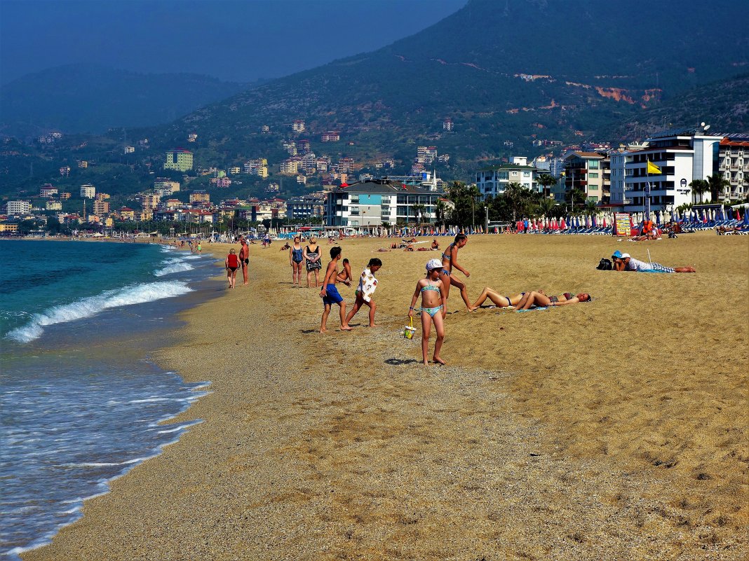 На пляже Клеопатры-город Аланья... - Sergey Gordoff На пляже Клеопатры-город Аланья... - Sergey Gordoff