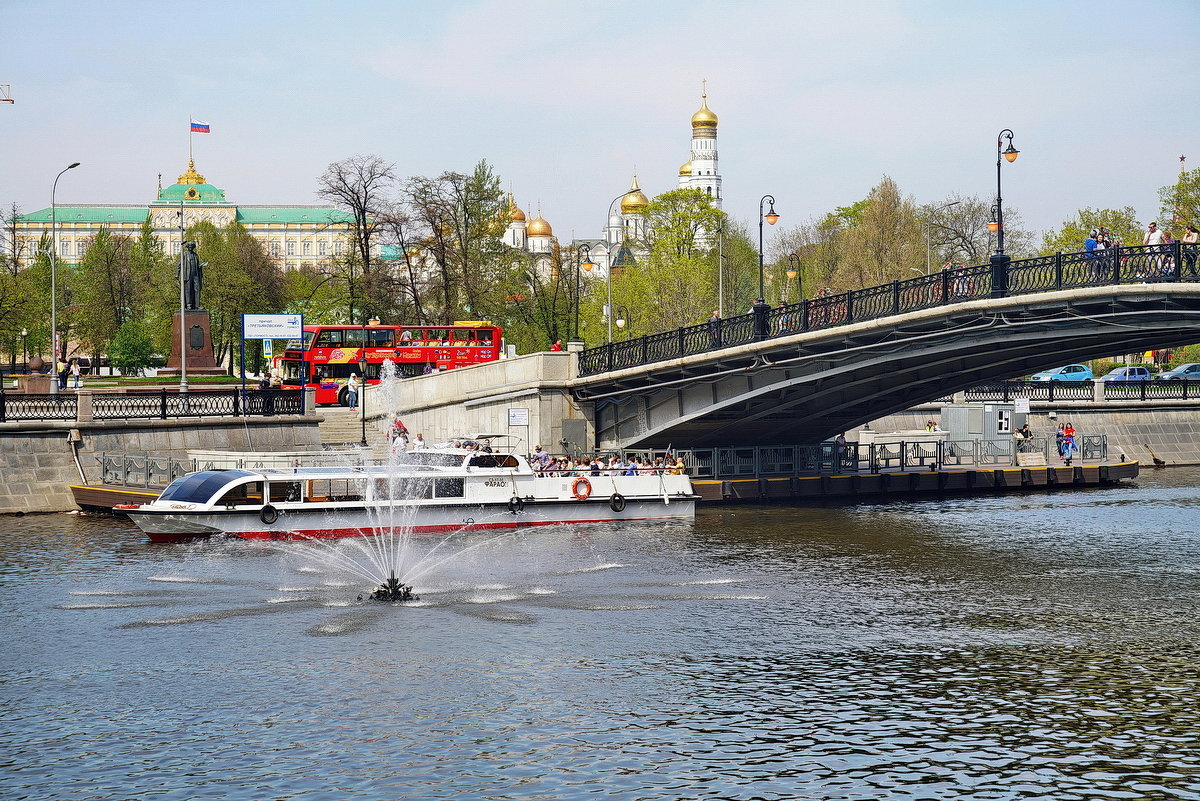 Речная прогулка. - Юрий Шувалов Речная прогулка. - Юрий Шувалов