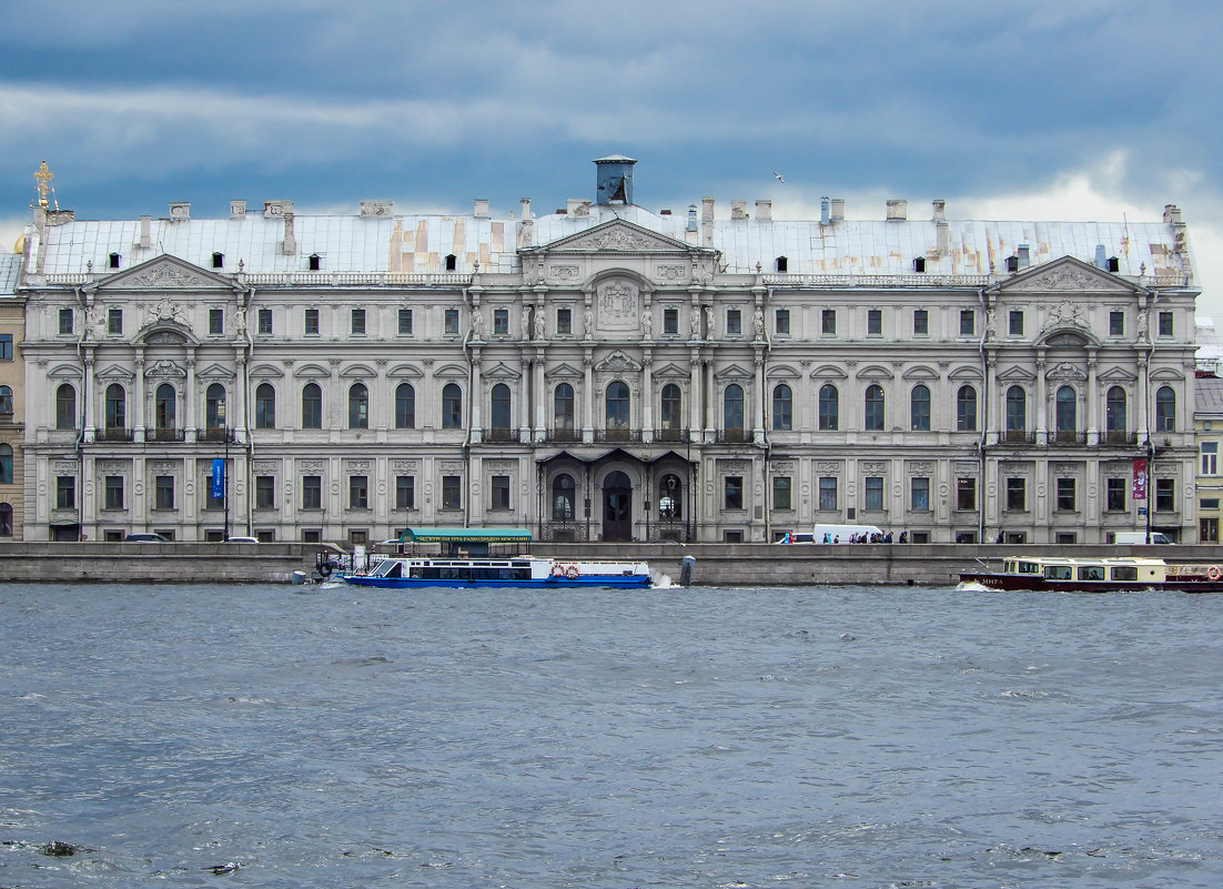 Ново-Михайловский дворец - Сергей Лындин Ново-Михайловский дворец - Сергей Лындин
