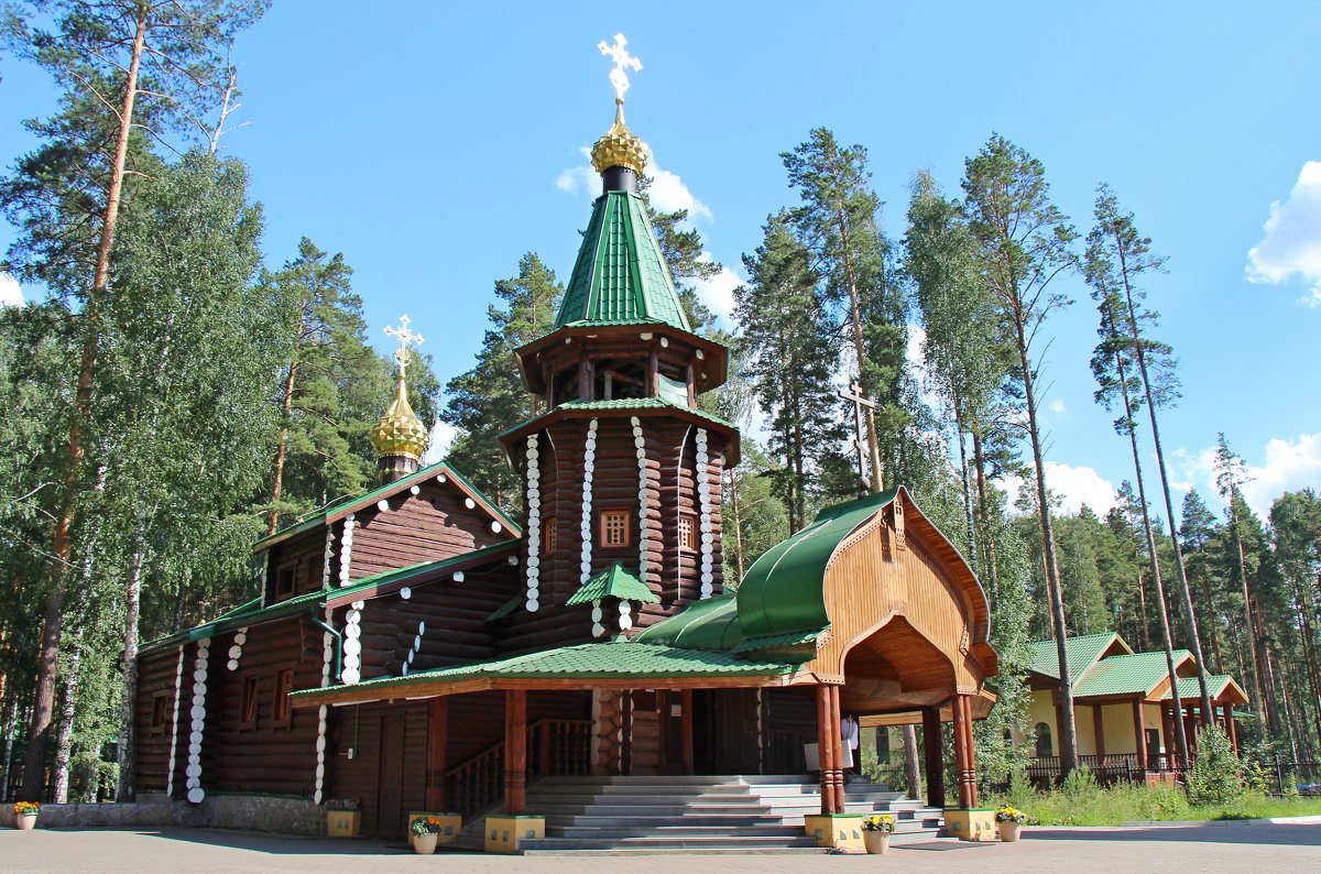 Храм в честь Святых Царственных Страстотерпцев - Елена Викторова 