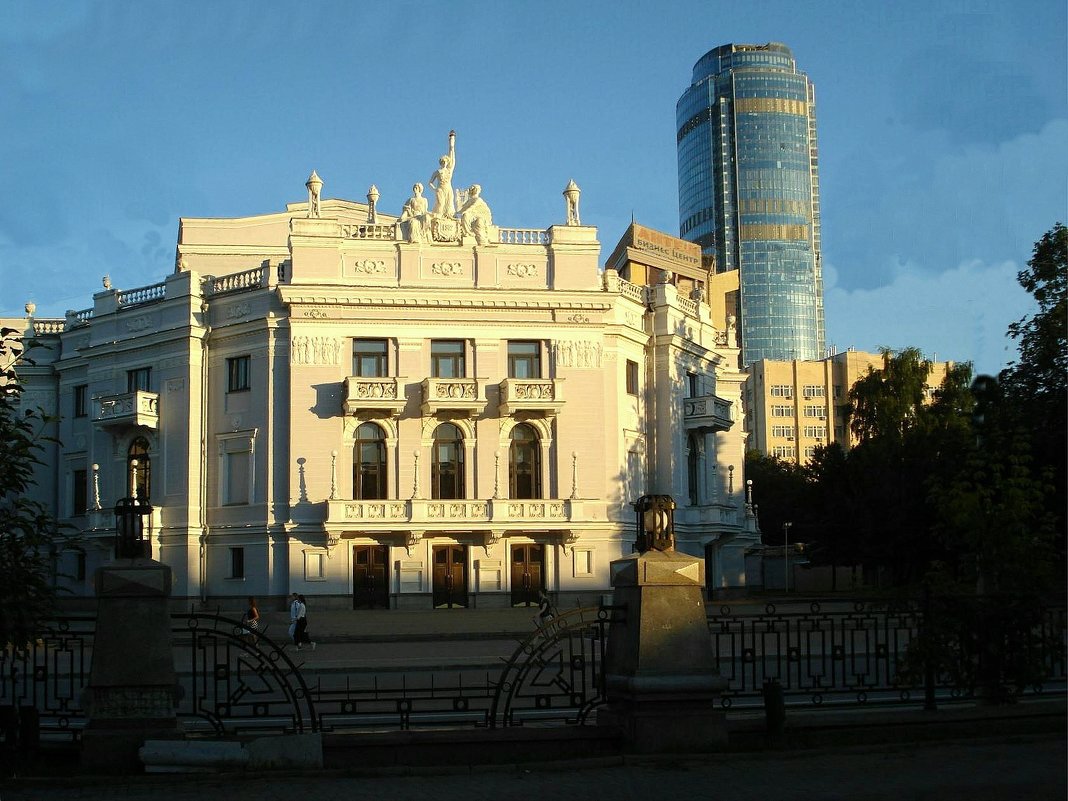 Екатеринбург. Театр оперы и балета, 1912 г. Небоскреб "Высоцкий" со смотровой площадкой - Елена Павлова (Смолова)