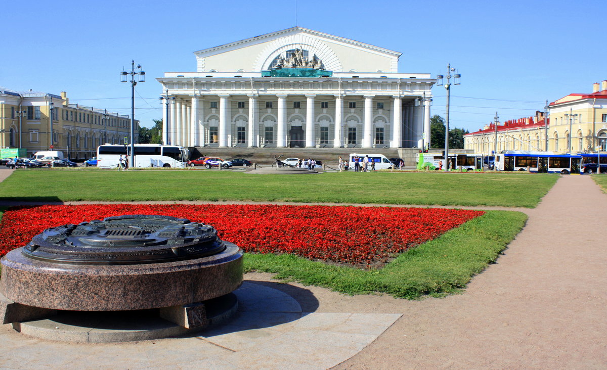 САНКТ-ПЕТЕРБУРГ, АВГУСТ - Николай Гренков