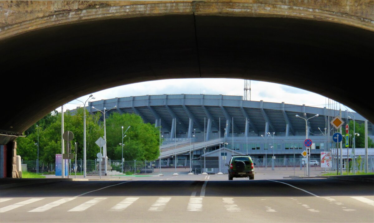 Под аркой моста - Василий 