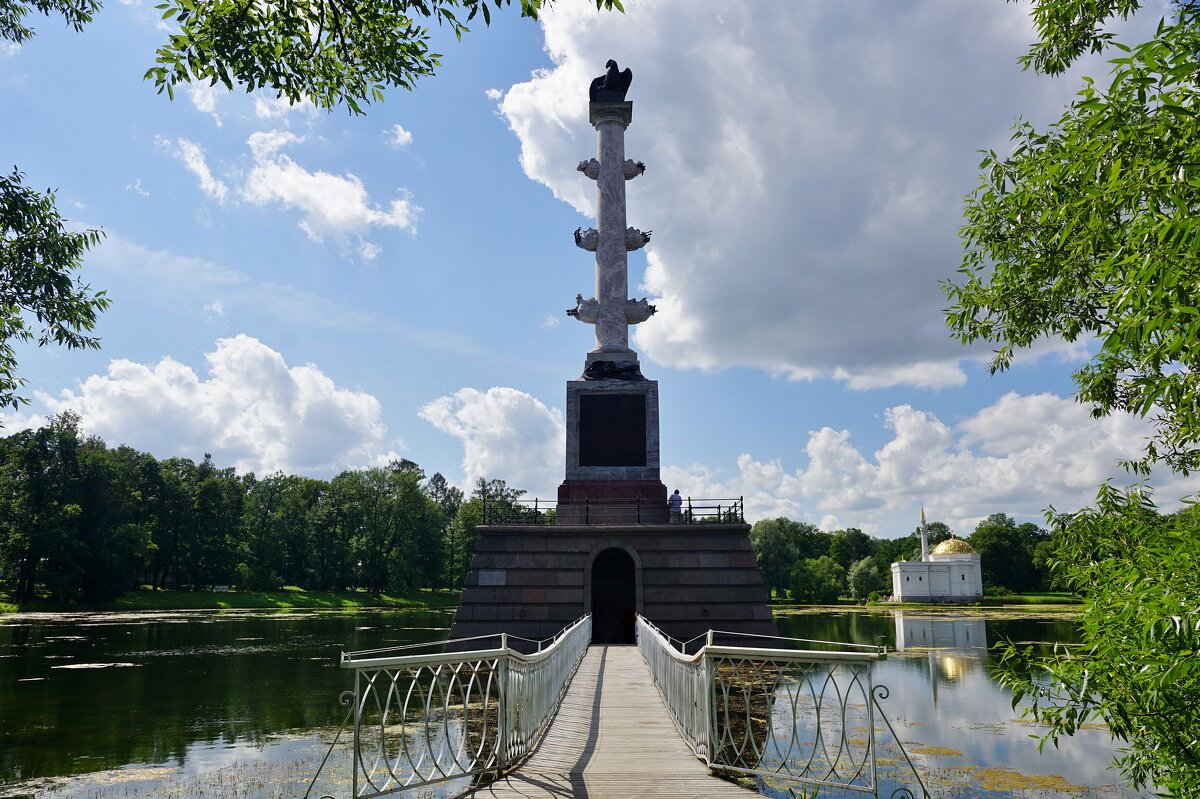 Чесменская колонна... - Михаил 