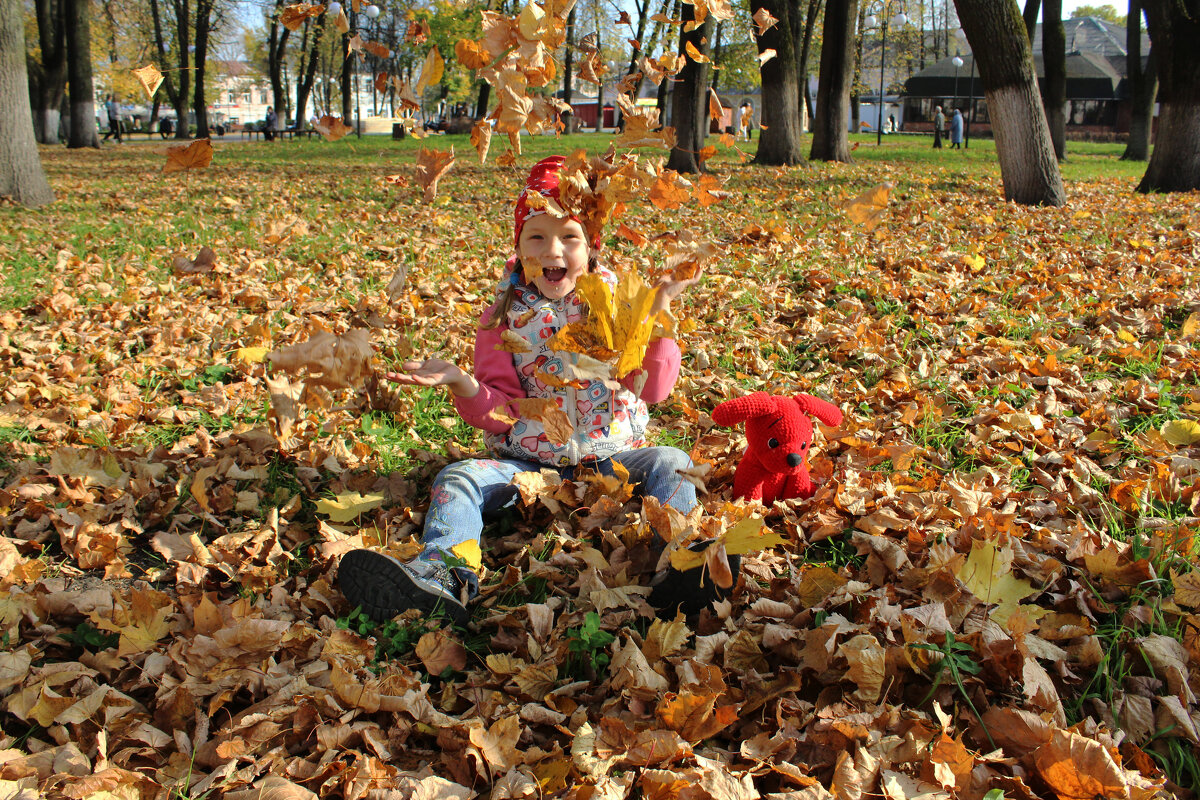 Больше радости, чем внучка, В жизни просто не бывает!» — В мире все без исключения Так все бабушки с - Надежда Федорова