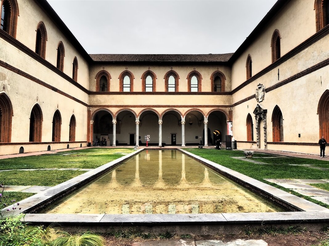 Castello Sforzesco Замок Сфорца Милан Италия - wea *