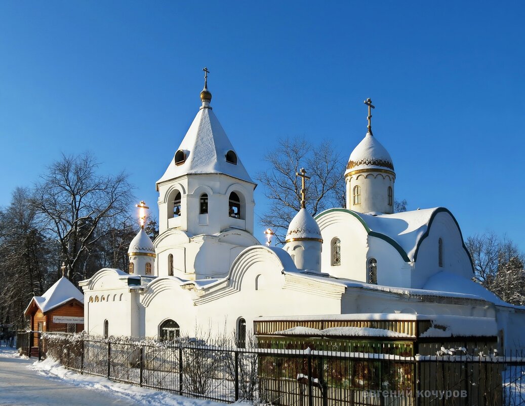 Никольская церковь в пос. Правдинское - Евгений Кочуров