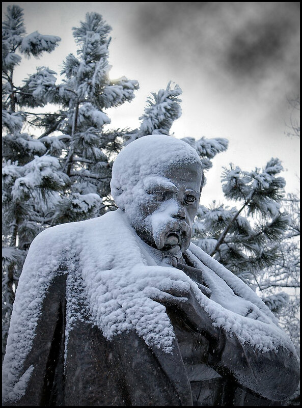 Тарас бронзовый... - Сергей Порфирьев Тарас бронзовый... - Сергей Порфирьев