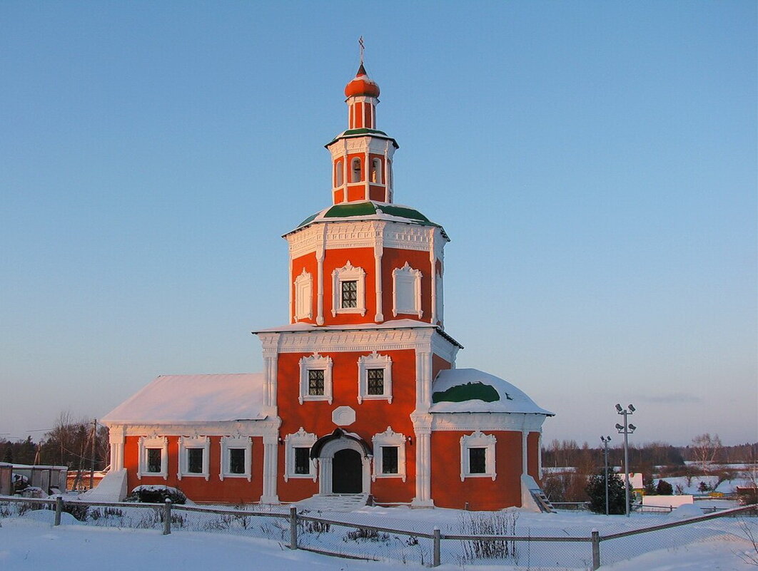 Церковь Покрова Пресвятой Богородицы в Тропарёво - Людмила Смородинская