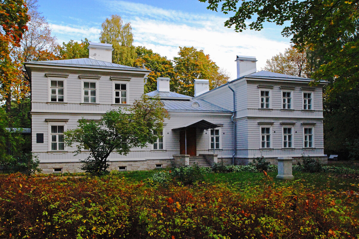 Гуляя по Елагину острову - Евгений Гуляя по Елагину острову - Евгений