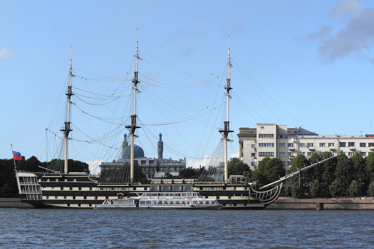 Водная прогулка по Неве - Маргарита Батырева Водная прогулка по Неве - Маргарита Батырева