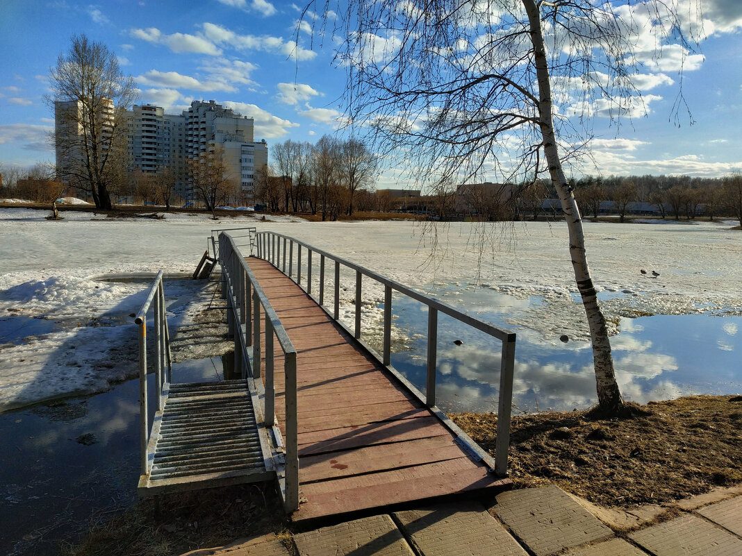 Солнечный день апреля - Андрей Лукьянов