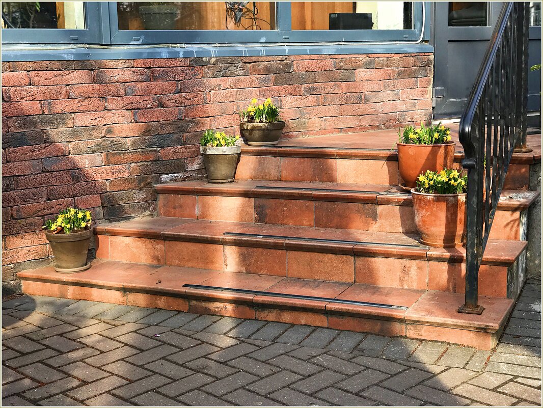 У магазина. - Валерия Комова У магазина. - Валерия Комова