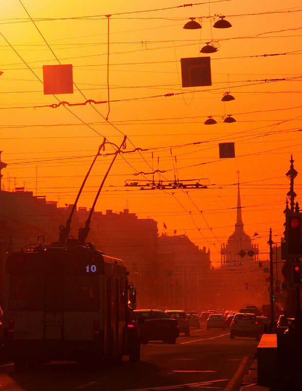 Залитый солнцем Невский проспект - Майя Жинкина Залитый солнцем Невский проспект - Майя Жинкина