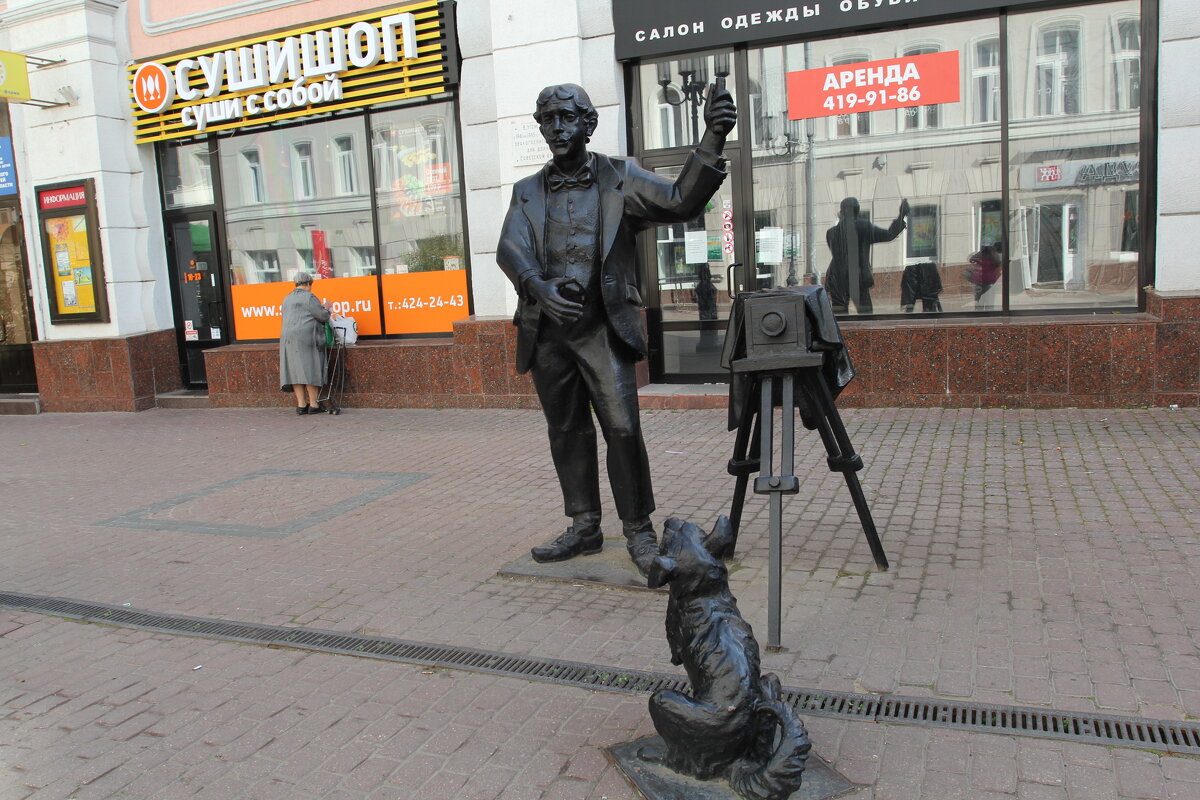 Памятник фотографу в Нижнем Новгороде. - Nonna 