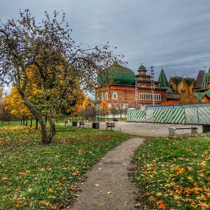 осень в Коломенском - Валентина. .