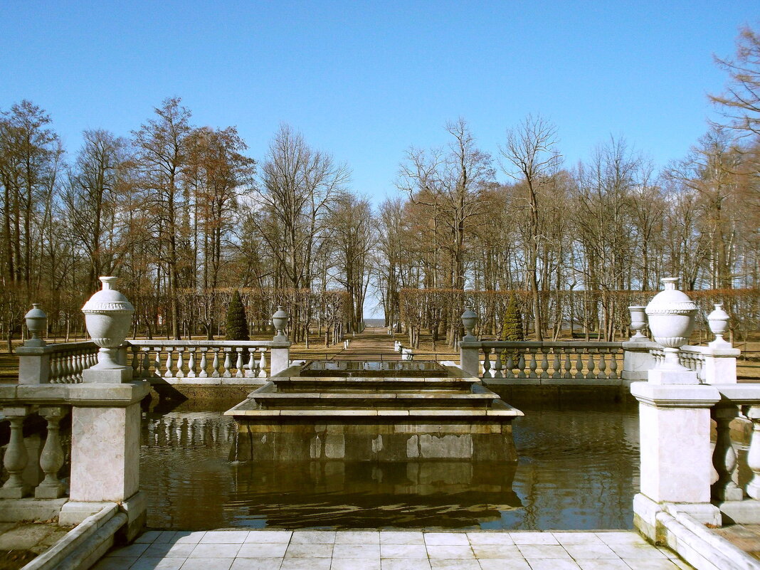 Фонтан "Пирамида" - не сезон. - VasiLina *