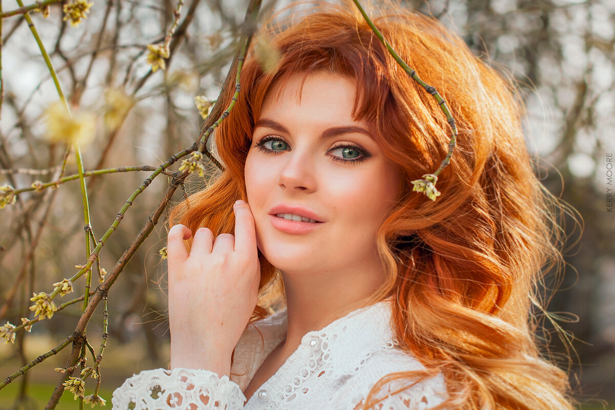 Mira - Kerry Moore Mira - Kerry Moore