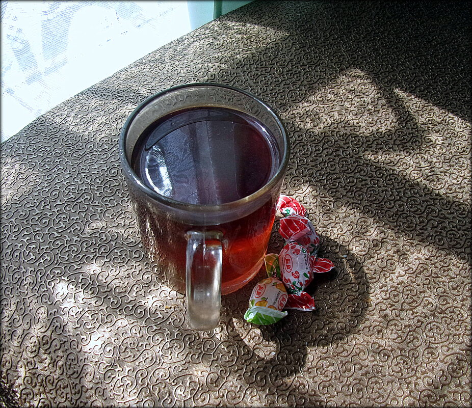 Люблю чай с леденцами... - Александр Шимохин Люблю чай с леденцами... - Александр Шимохин