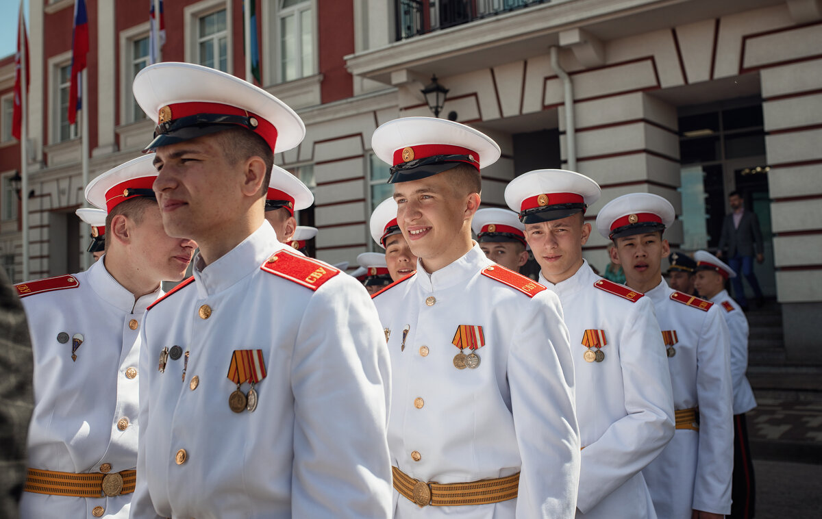 Выпускники Суворовского училища.. - Лилия .