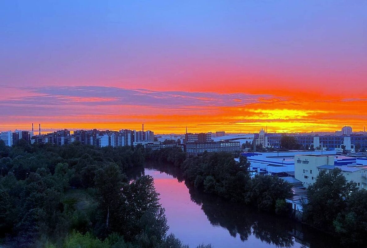 2. ЗАКАТ БАГРЯНЫЙ НАД СМОЛЬНЫМ ГОРИТ... - Юрий Велицкий 2. ЗАКАТ БАГРЯНЫЙ НАД СМОЛЬНЫМ ГОРИТ... - Юрий Велицкий