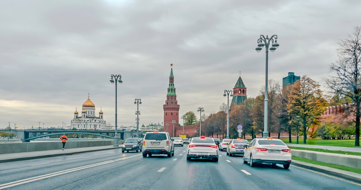 По набережной Москвы - Валерий Иванович